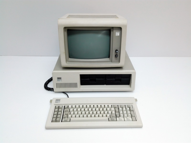 ordenador ibm 5150 pantalla_cpu_teclado plast func 28x38x35 14x50x41 5x49x21 1u
